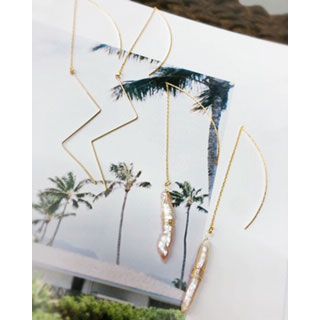 貝パールロングチェーンピアス